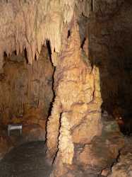 Pyrgos Dirou grot